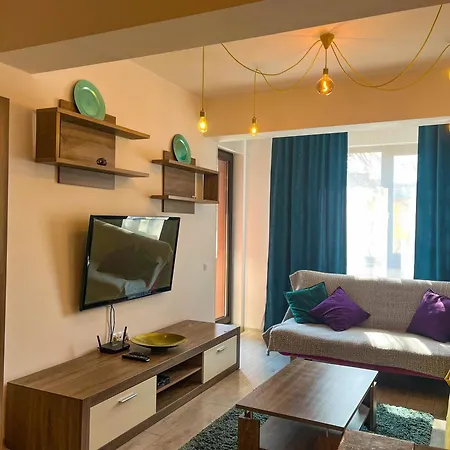 Artsy 1br With Balcony Near Mall Bucharest